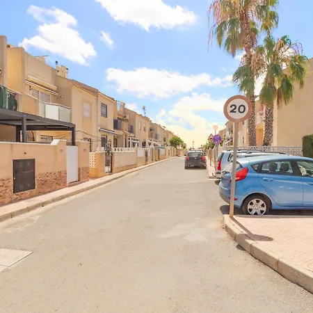 Apartment Pet Friendly In Torrevieja